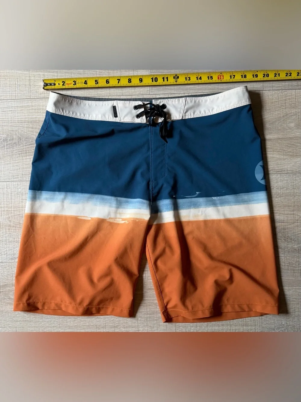 Hurley Blue, White & Orange Colorblock Swim Board Shorts size 33